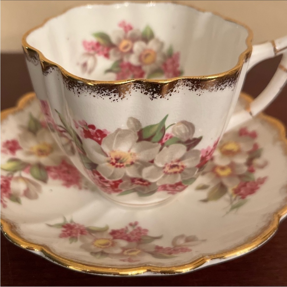 615. VINTAGE VICTORIA BONE CHINA CUP & SAUCER SET